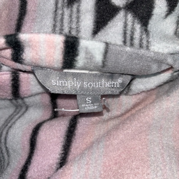 *Simply Southern* Reversible Shacket - GREY TRIBE - Picture 3 of 4
